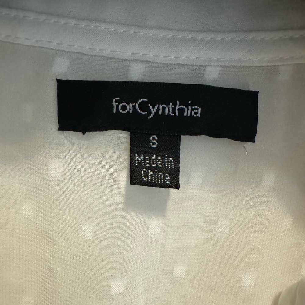 For Cynthia - Cream Sleeveless Blouse with Ruffled Mandarin Collar - Size Small - Picture 3 of 6